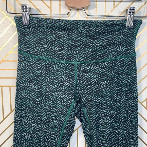 Lululemon Wunder Under Crops‎ Sea Mist Deep Green - Picture 2 of 8